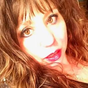 Meet your Posher, Suzanne